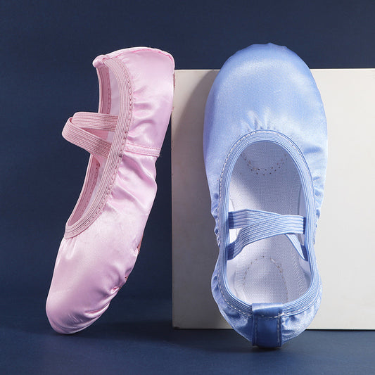Silk fabric kids' dance shoes, anti-slip cat-claw shoes, yoga shoes, ballet shoes,Soft-soled performance shoes