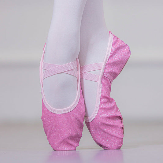The daughter's first pointe in ballet